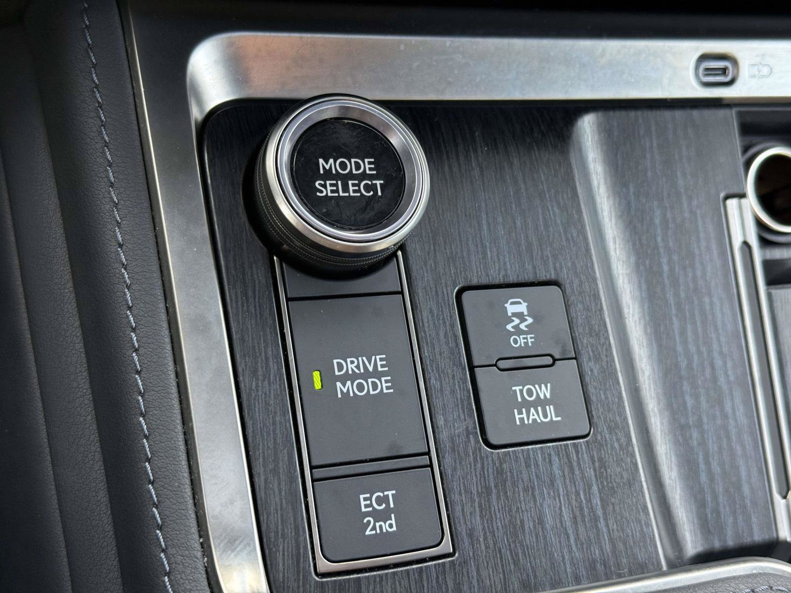 Used 2024 Lexus GX 550 w/ Accessory Package (Z1) AWD/4WD image 26