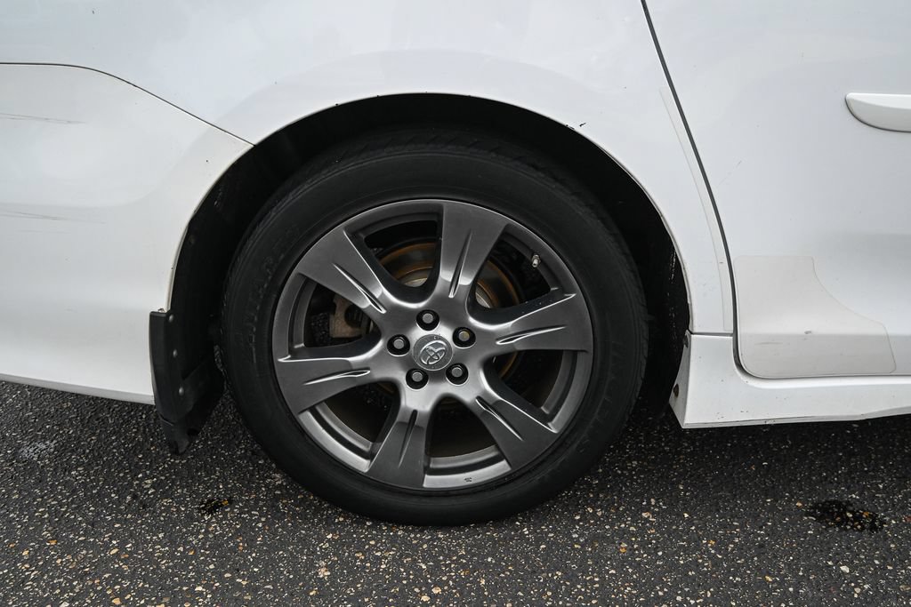 Used 2017 Toyota Sienna SE FWD image 14