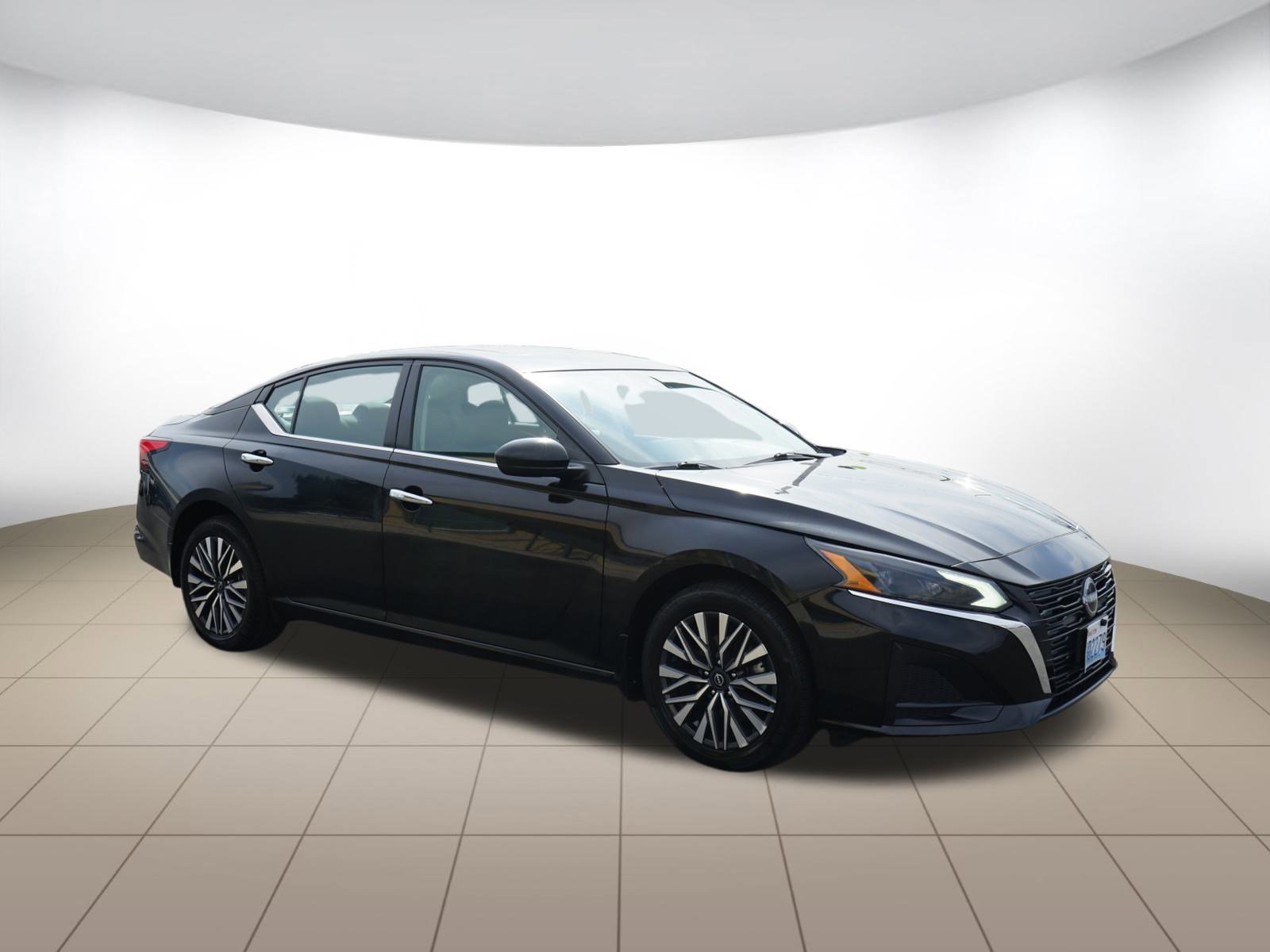 Used 2023 Nissan Altima 2.5 SV w/ SV Premium Package