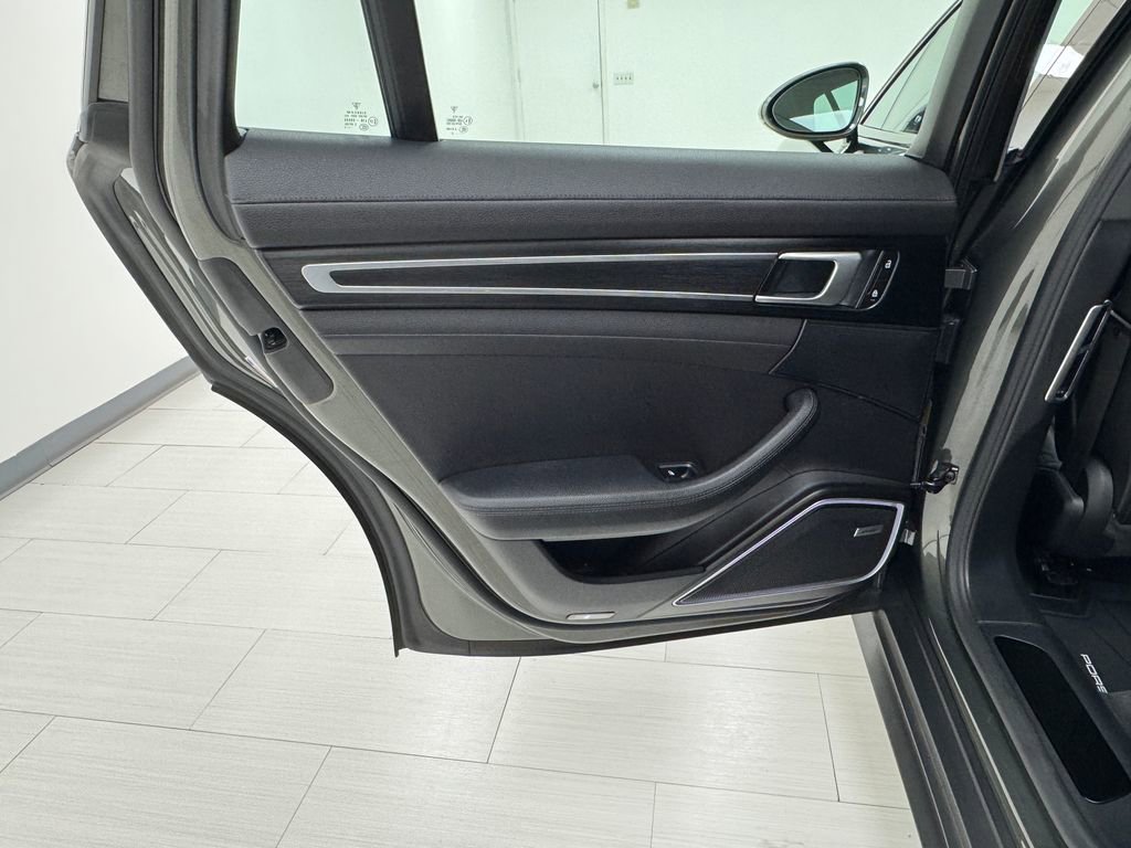 Used 2023 Porsche Panamera 4 Platinum Edition image 11