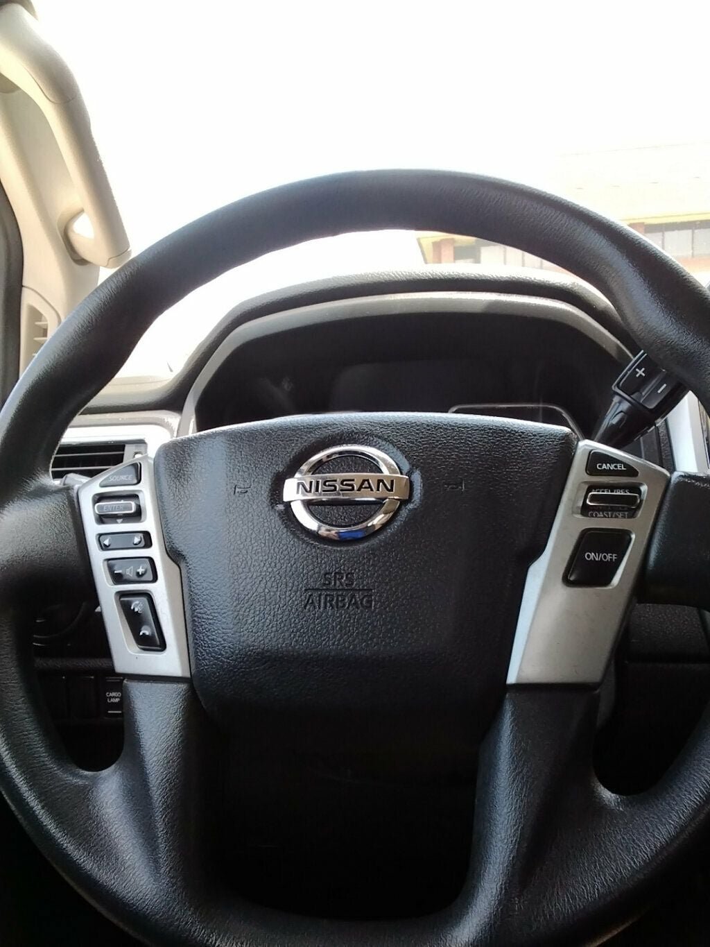 Used 2018 Nissan Titan SV RWD image 10