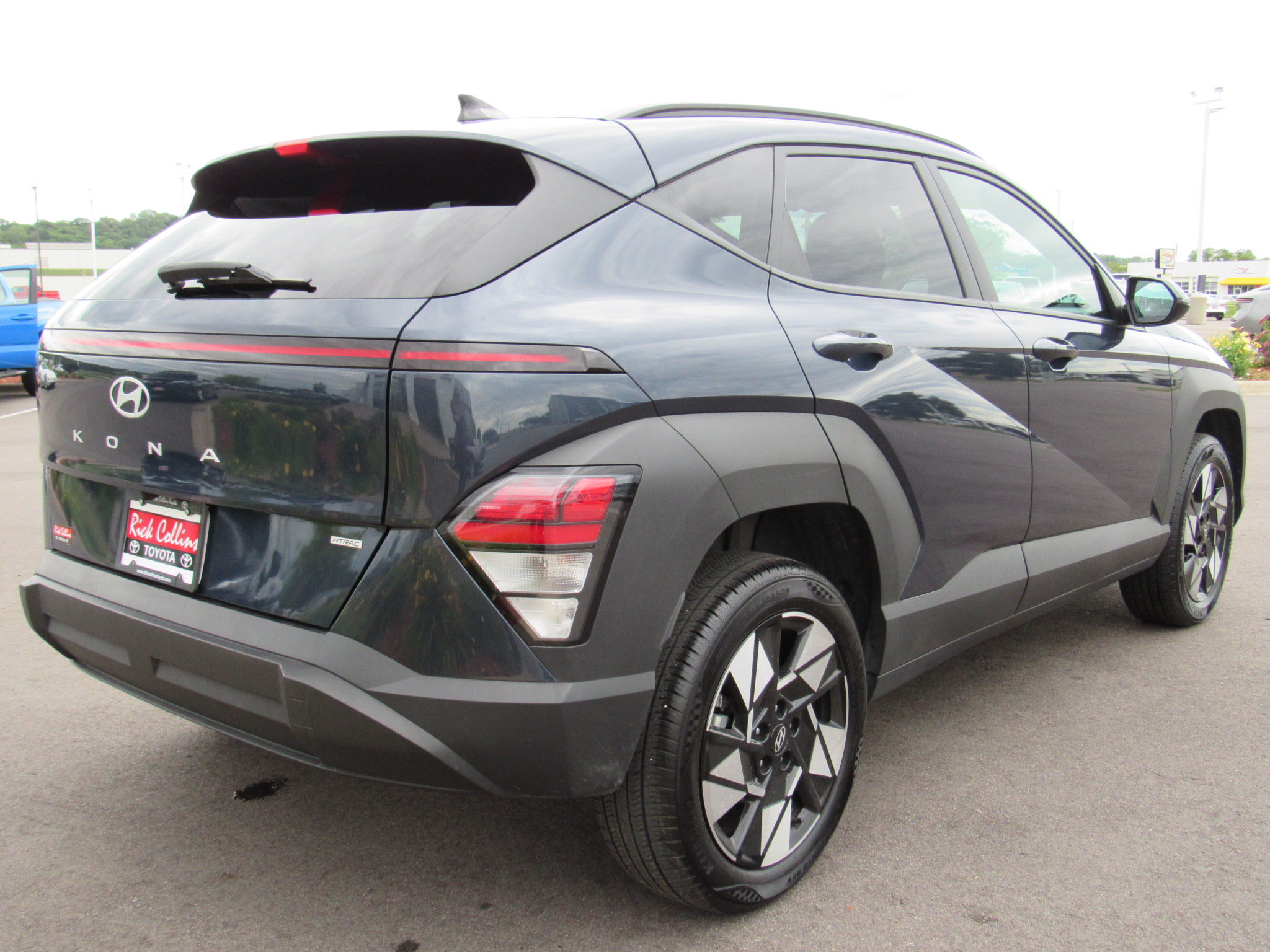 Used 2025 Hyundai Kona SEL AWD/4WD image 6