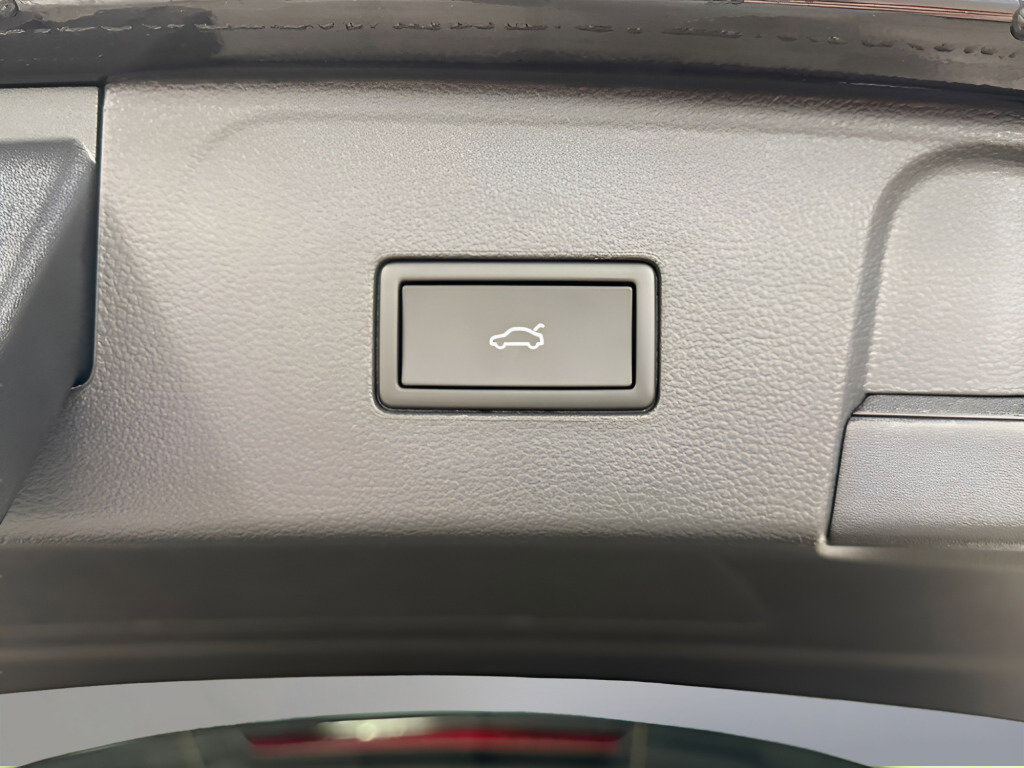 New 2026 Volkswagen Atlas SEL image 10