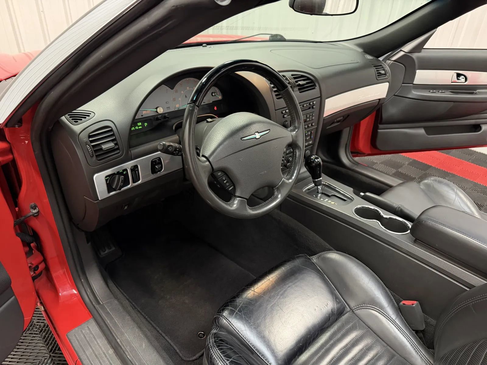 Used 2002 Ford Thunderbird image 37