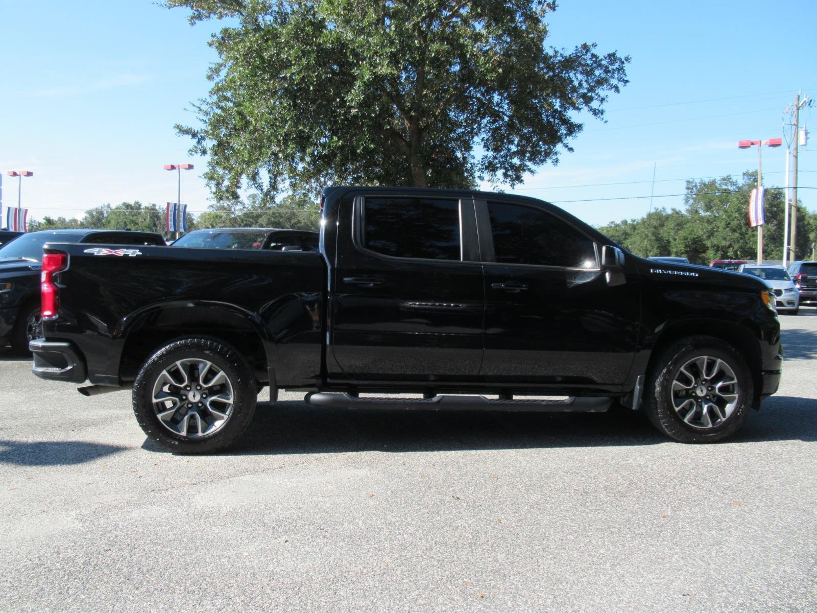 Used 2023 Chevrolet Silverado 1500 RST AWD/4WD image 2