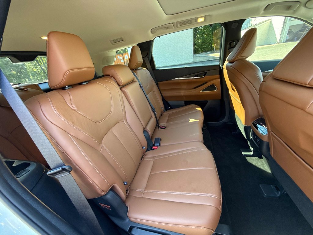 Used 2023 INFINITI QX60 Sensory w/ Vision Package AWD/4WD image 28