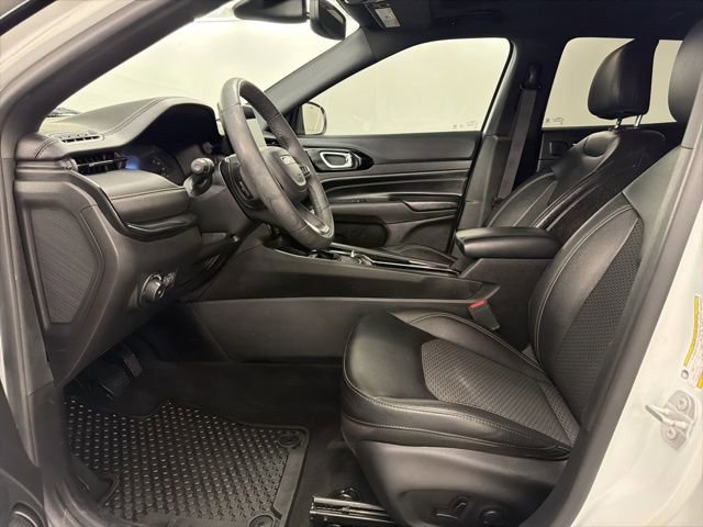 Used 2023 Jeep Compass Altitude w/ Sun and Sound Group image 24