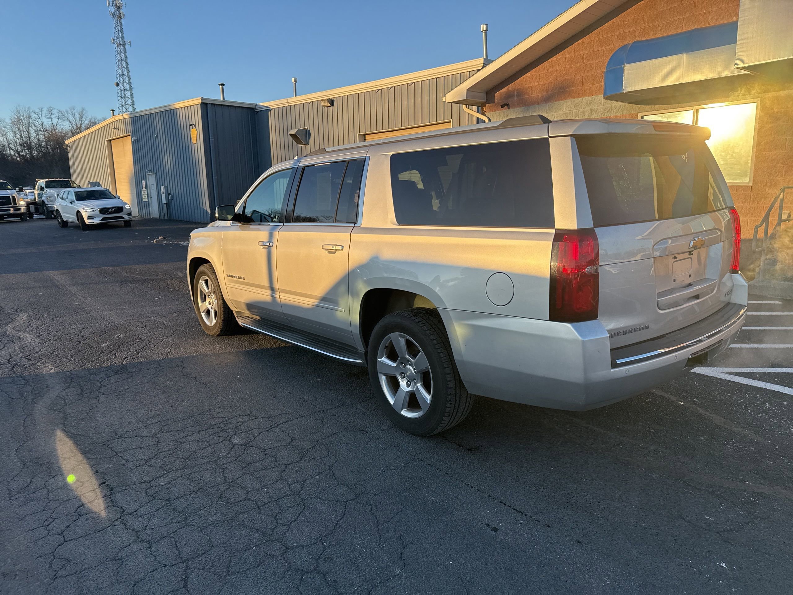 Used 2017 Chevrolet Suburban Premier image 4