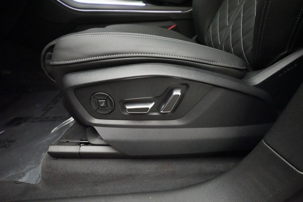 New 2026 Audi SQ8 Prestige AWD/4WD image 30