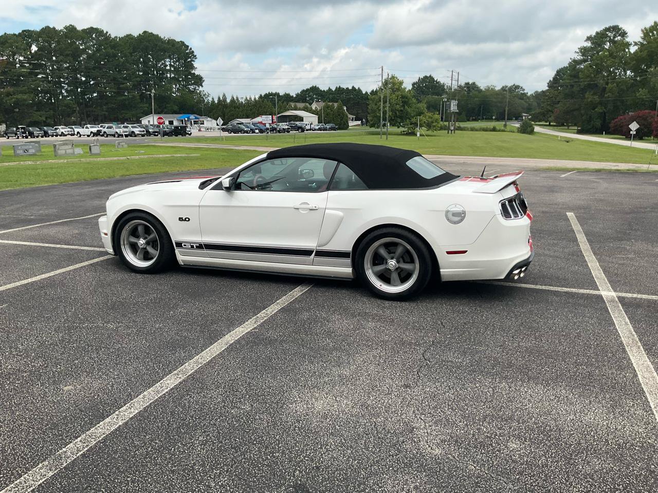 Used 2013 Ford Mustang GT Premium RWD image 17