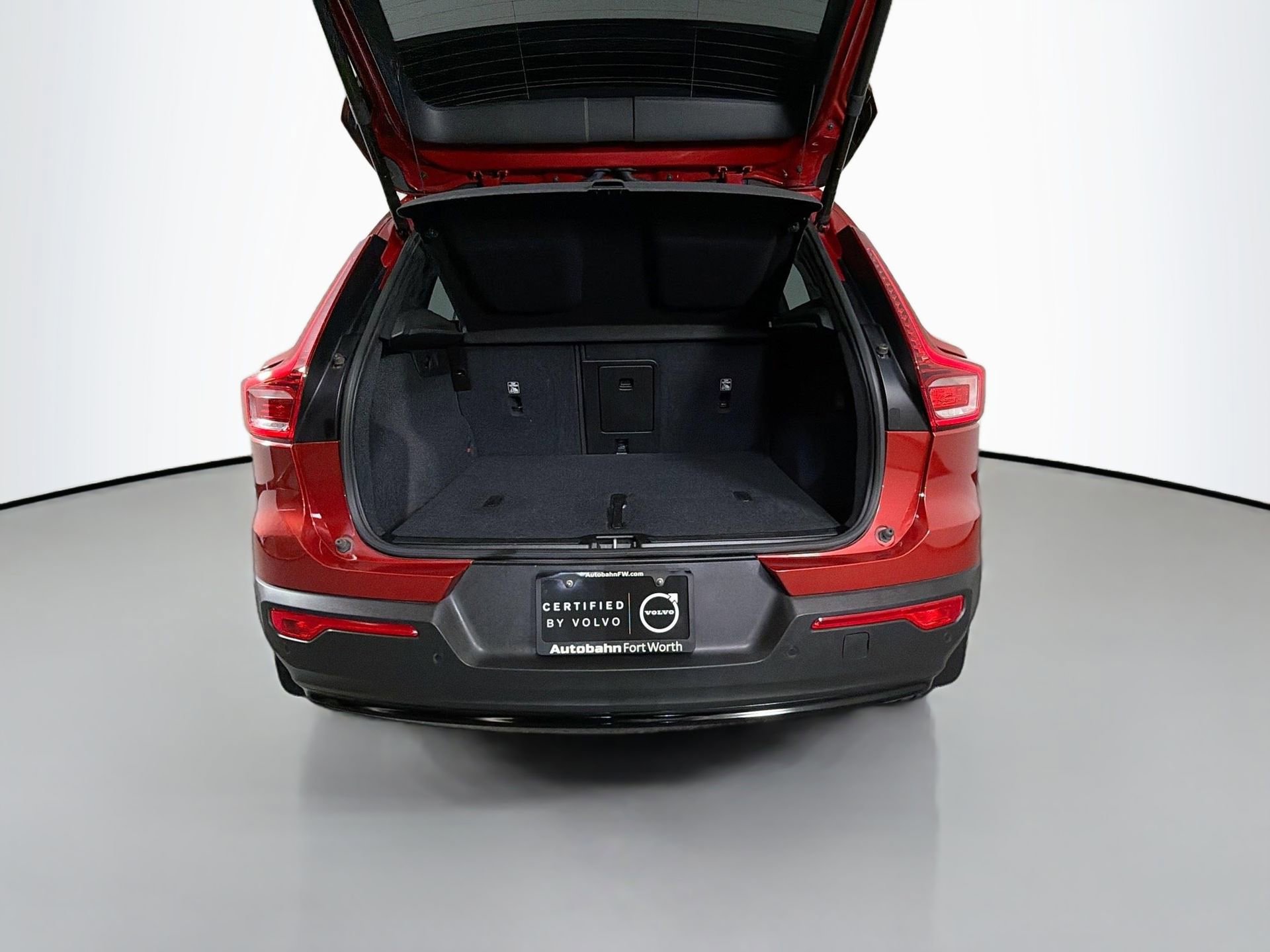 Certified 2023 Volvo XC40 B4 Plus w/ Driver Assist Package image 26