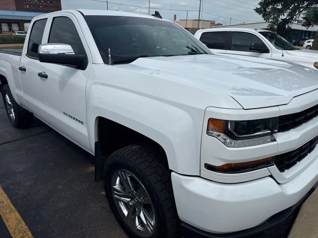 Used 2018 Chevrolet Silverado 1500 Custom w/ Custom Value Package AWD/4WD image 2