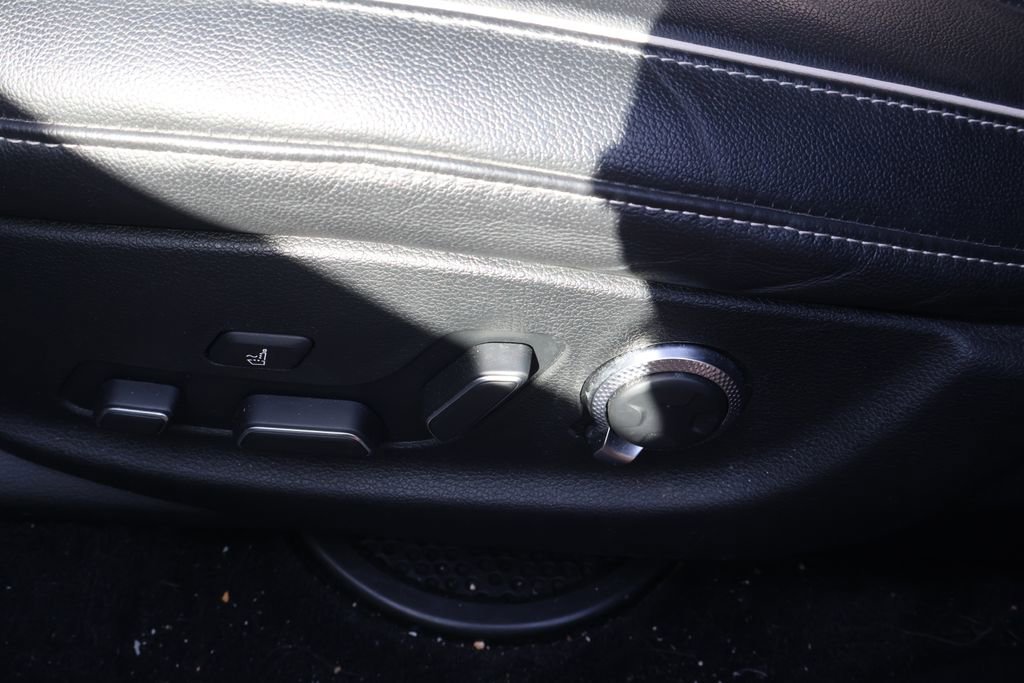 Used 2024 Genesis GV80 2.5T w/ Prestige Package AWD/4WD image 13