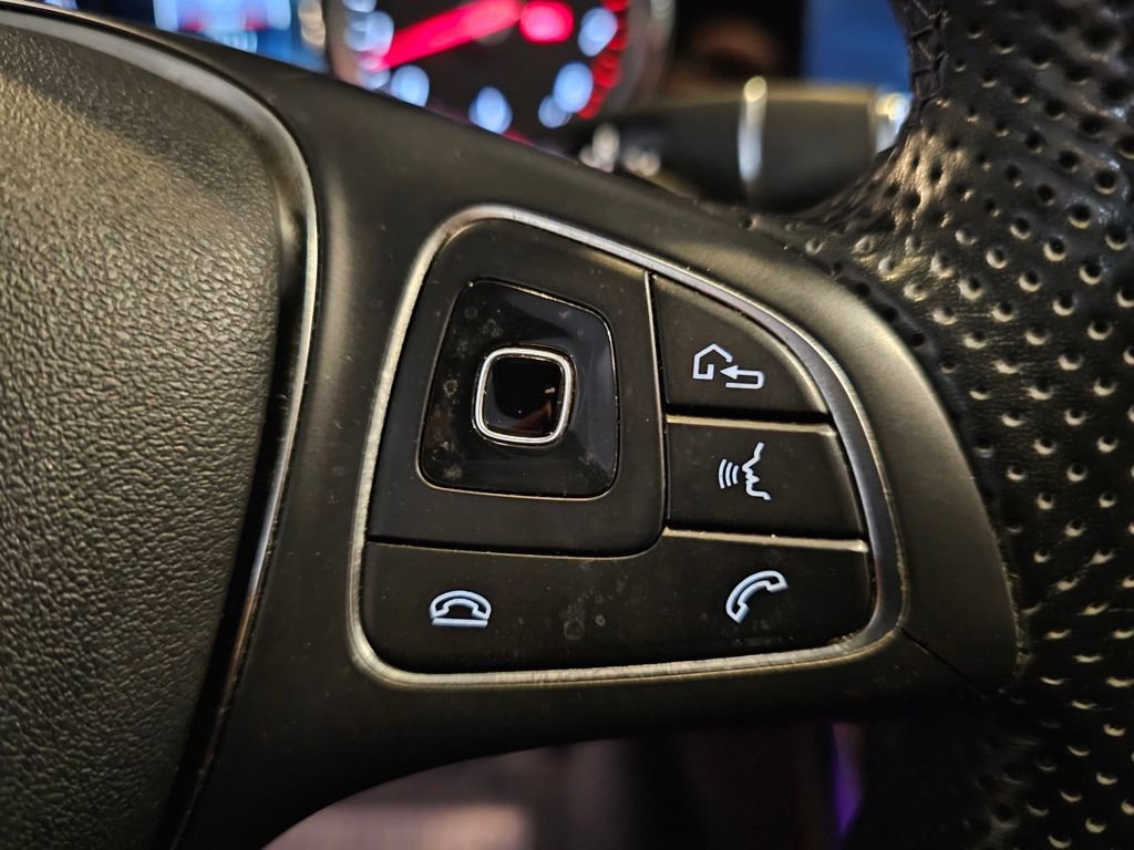 Used 2017 Mercedes-Benz E 400 4MATIC Wagon image 21