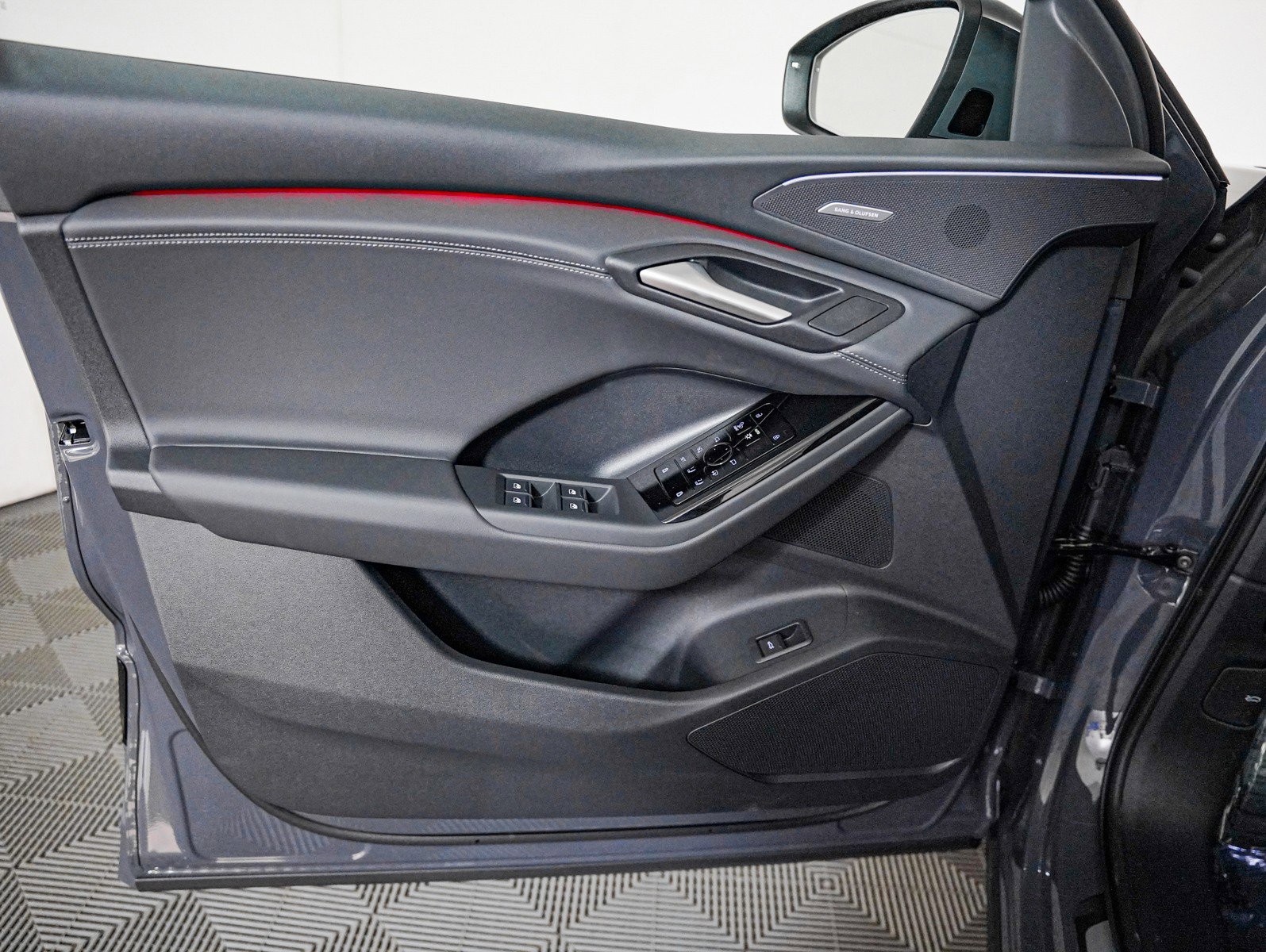 New 2025 Audi Q6 e-tron Premium Plus AWD/4WD image 22