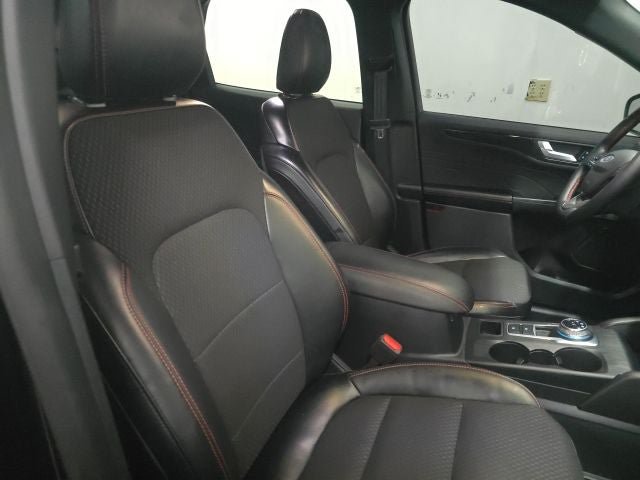 Certified 2024 Ford Escape ST-Line w/ Tech Pack #1 AWD/4WD image 4