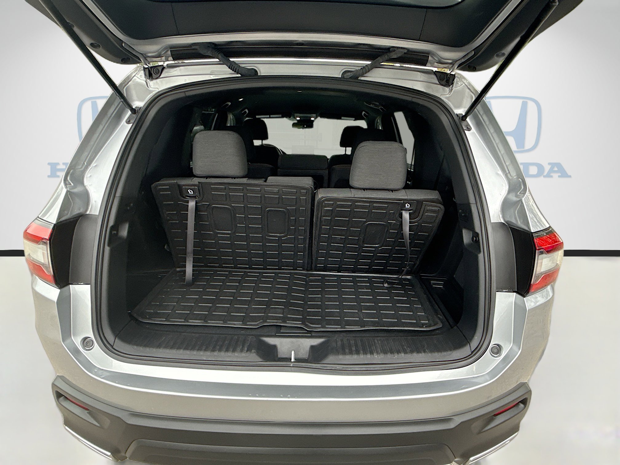 Used 2023 Honda Pilot Sport image 26