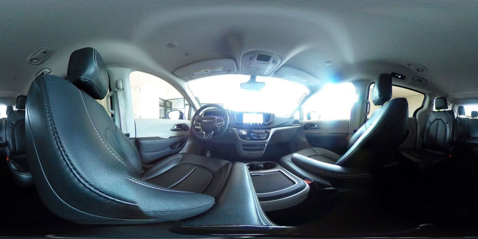 Used 2024 Chrysler Pacifica Touring-L image 45