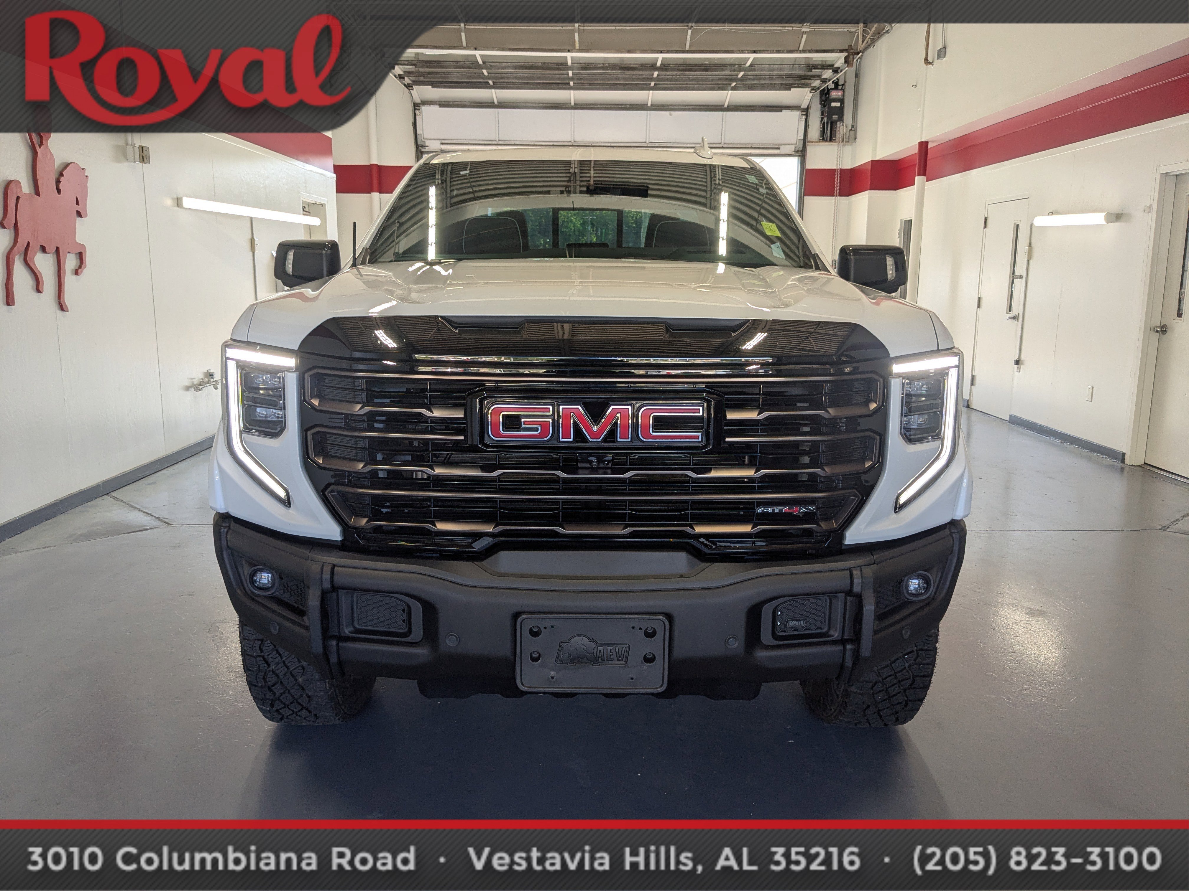 Used 2025 GMC Sierra 1500 AT4X image 6