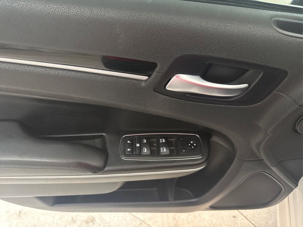 Used 2023 Chrysler 300 Touring w/ Sport Appearance Package RWD image 30