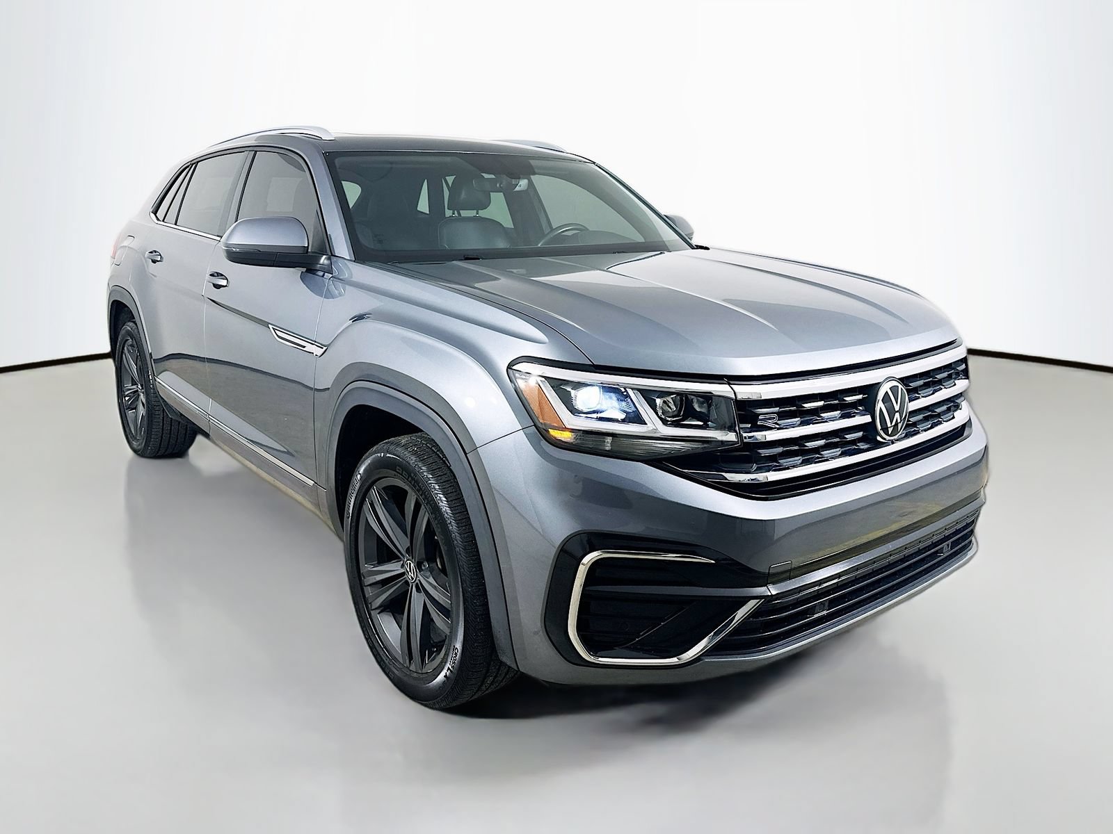Used 2020 Volkswagen Atlas Cross Sport SE w/ Panoramic Sunroof Package AWD/4WD image 3