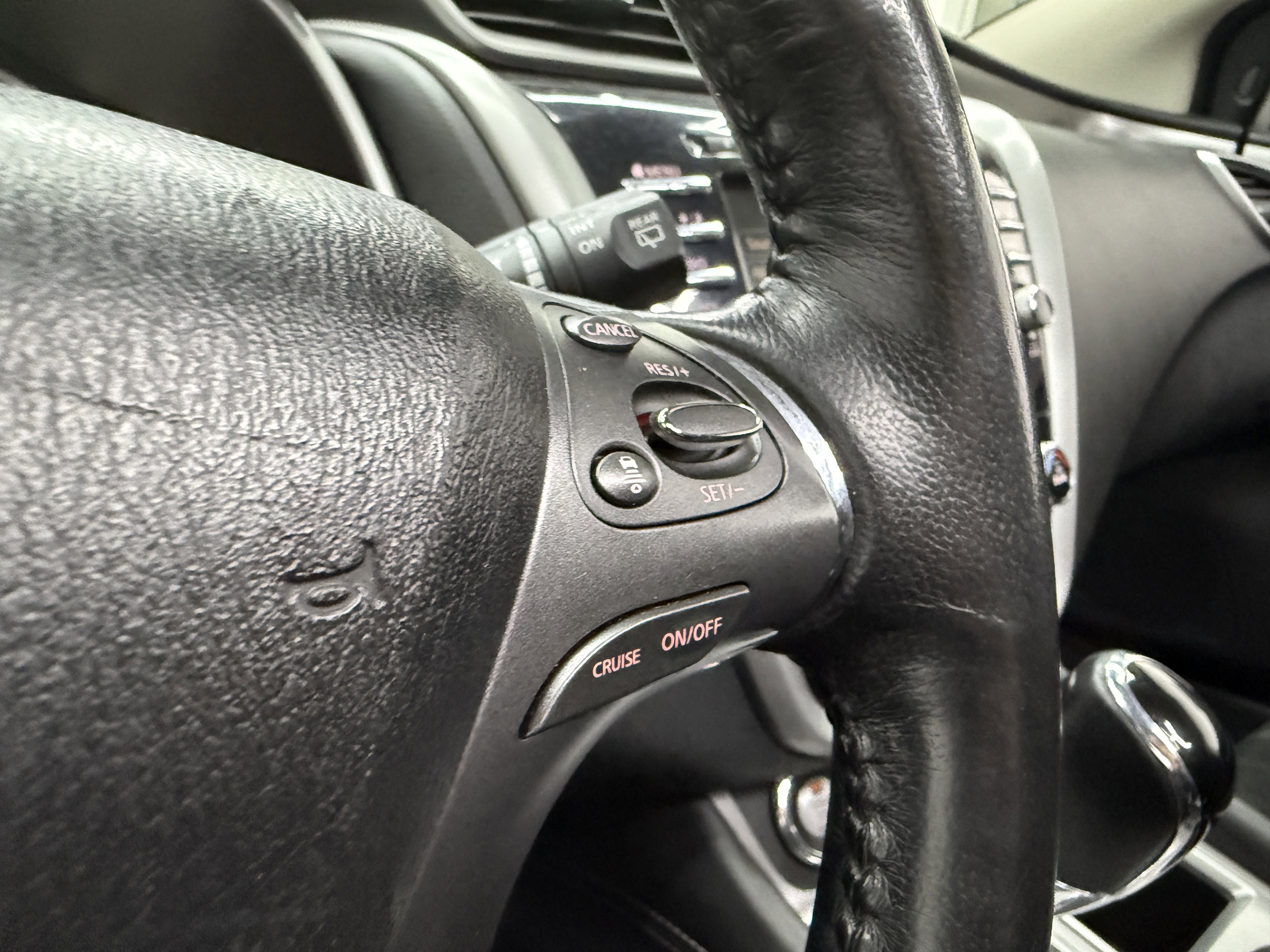 Used 2020 Nissan Murano SV image 17