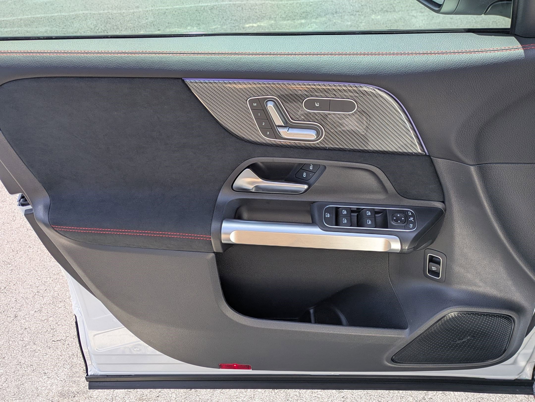 New 2026 Mercedes-Benz GLB 250 image 14