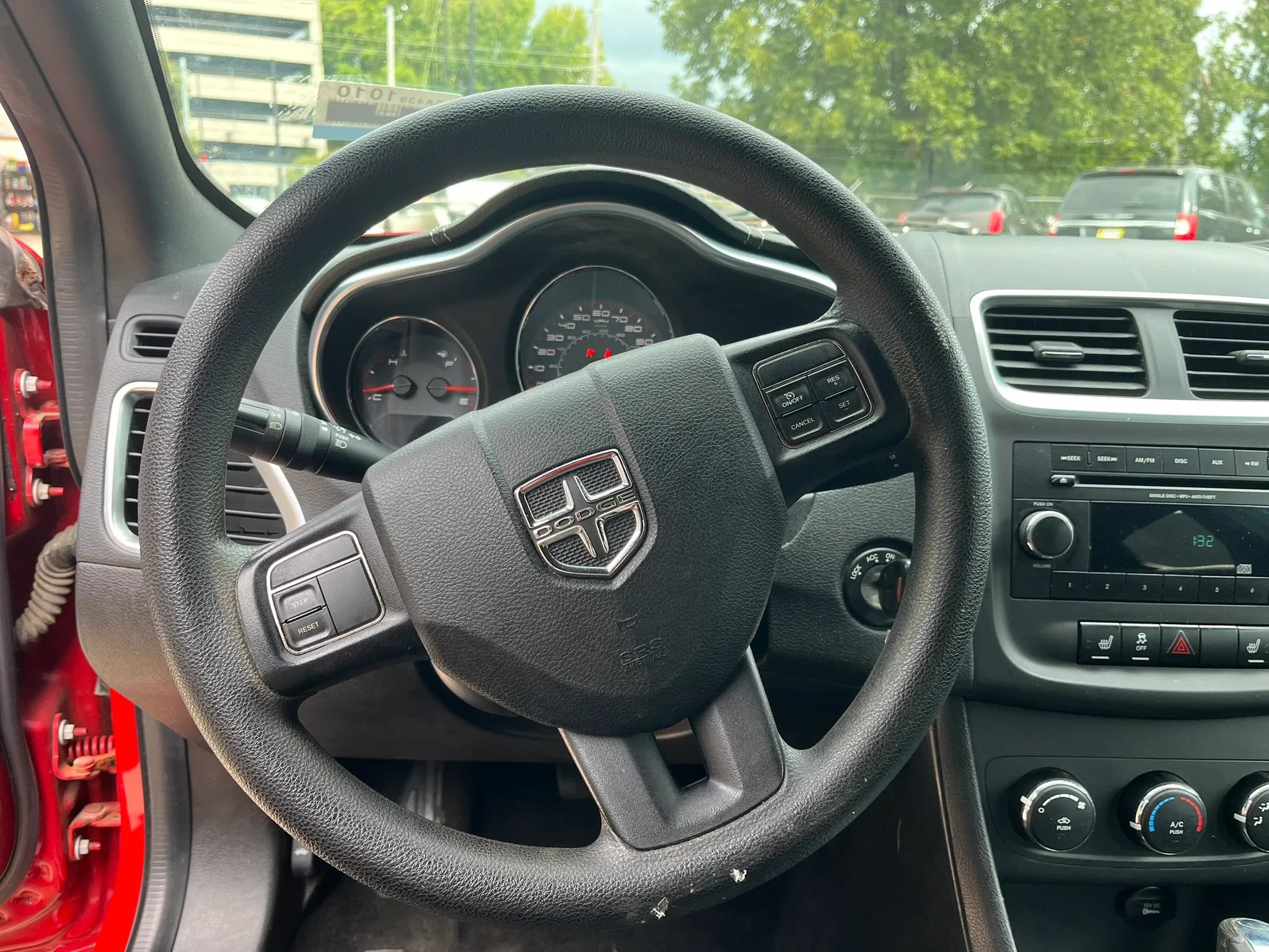 Used 2013 Dodge Avenger SE FWD image 8