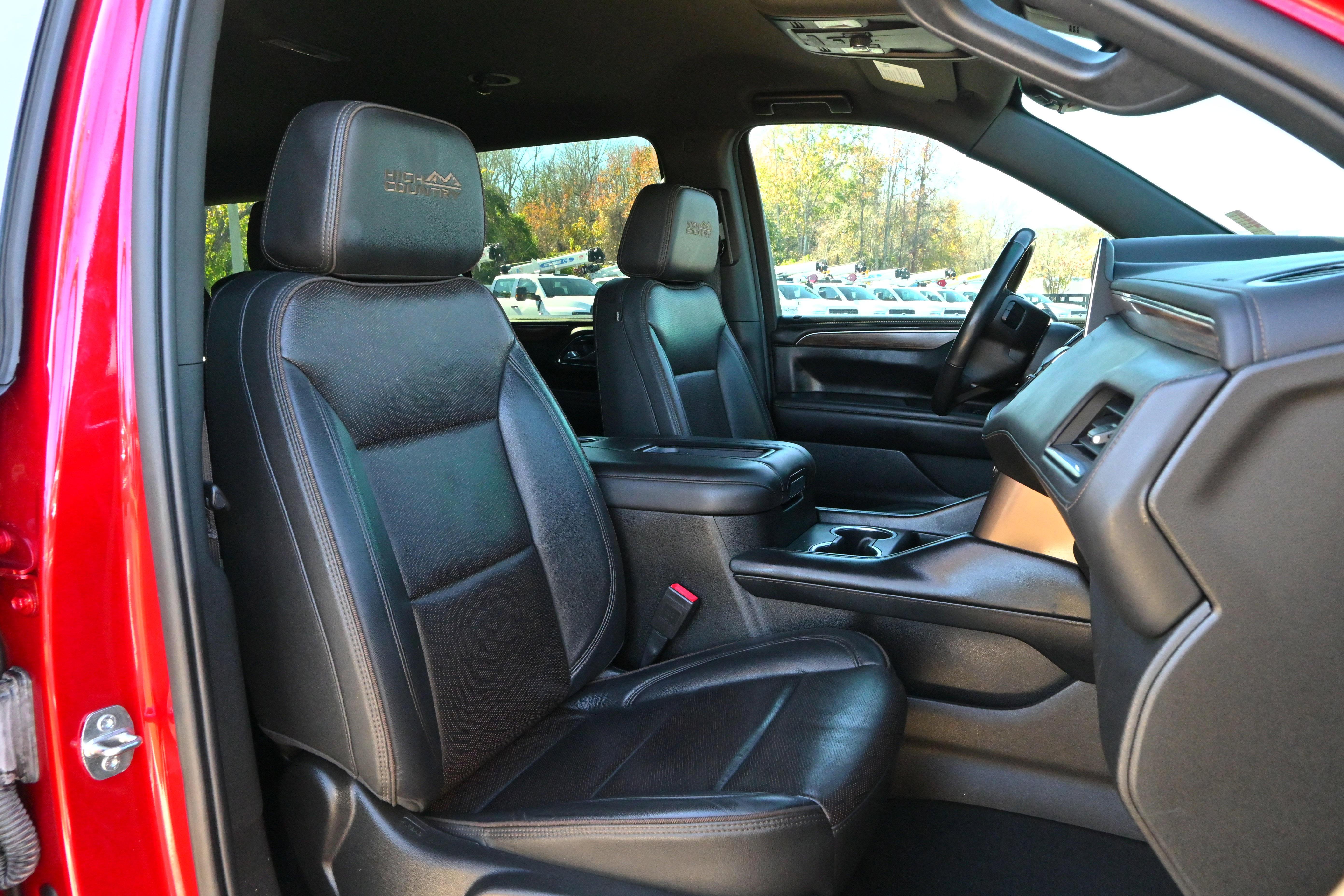 Used 2021 Chevrolet Suburban High Country image 9