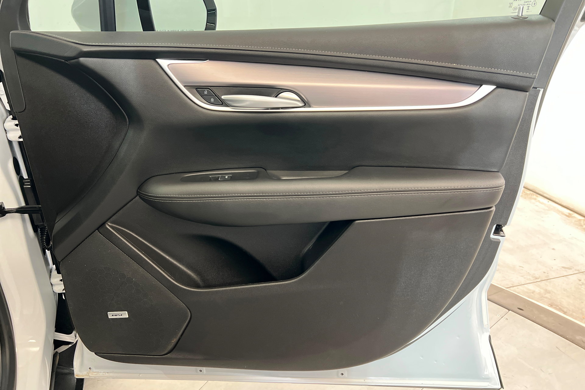 Used 2025 Cadillac XT5 Luxury w/ LPO, Floor Liner Package AWD/4WD image 23