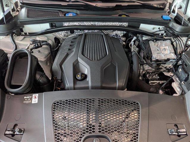 New 2025 Porsche Macan image 28