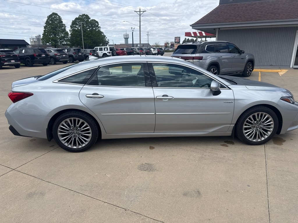 Used 2021 Toyota Avalon Limited w/ Advanced Safety Package FWD image 6