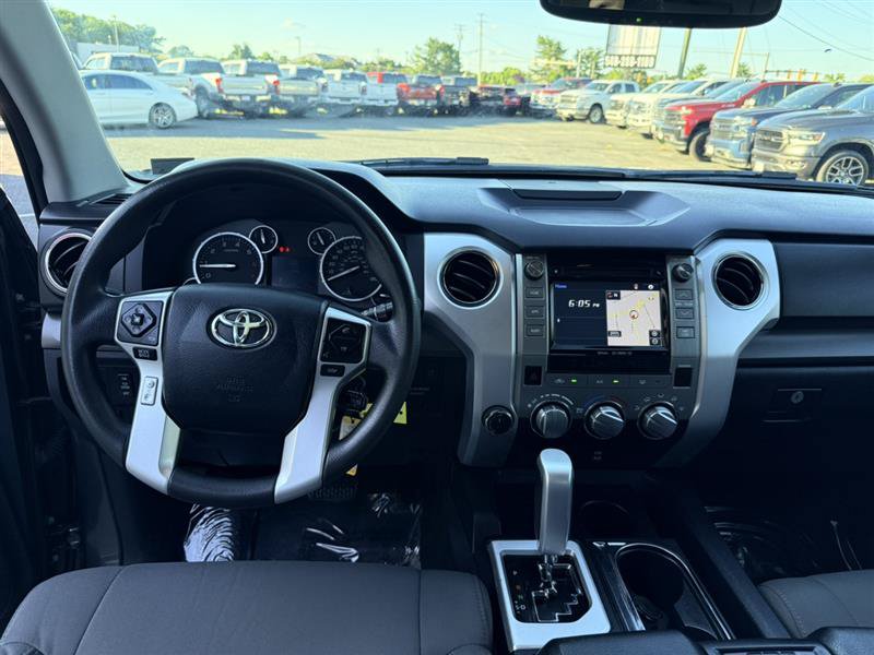 Used 2017 Toyota Tundra SR5 AWD/4WD image 24