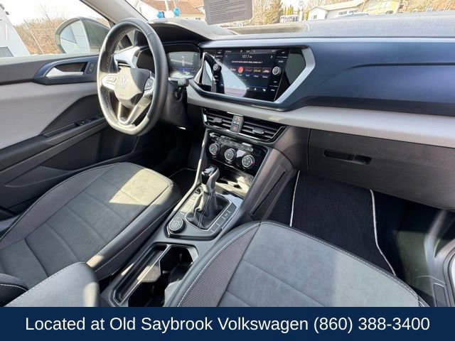 Certified 2023 Volkswagen Taos SE w/ Panoramic Sunroof Package image 24
