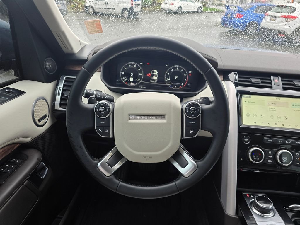 Used 2018 Land Rover Discovery HSE Luxury image 21