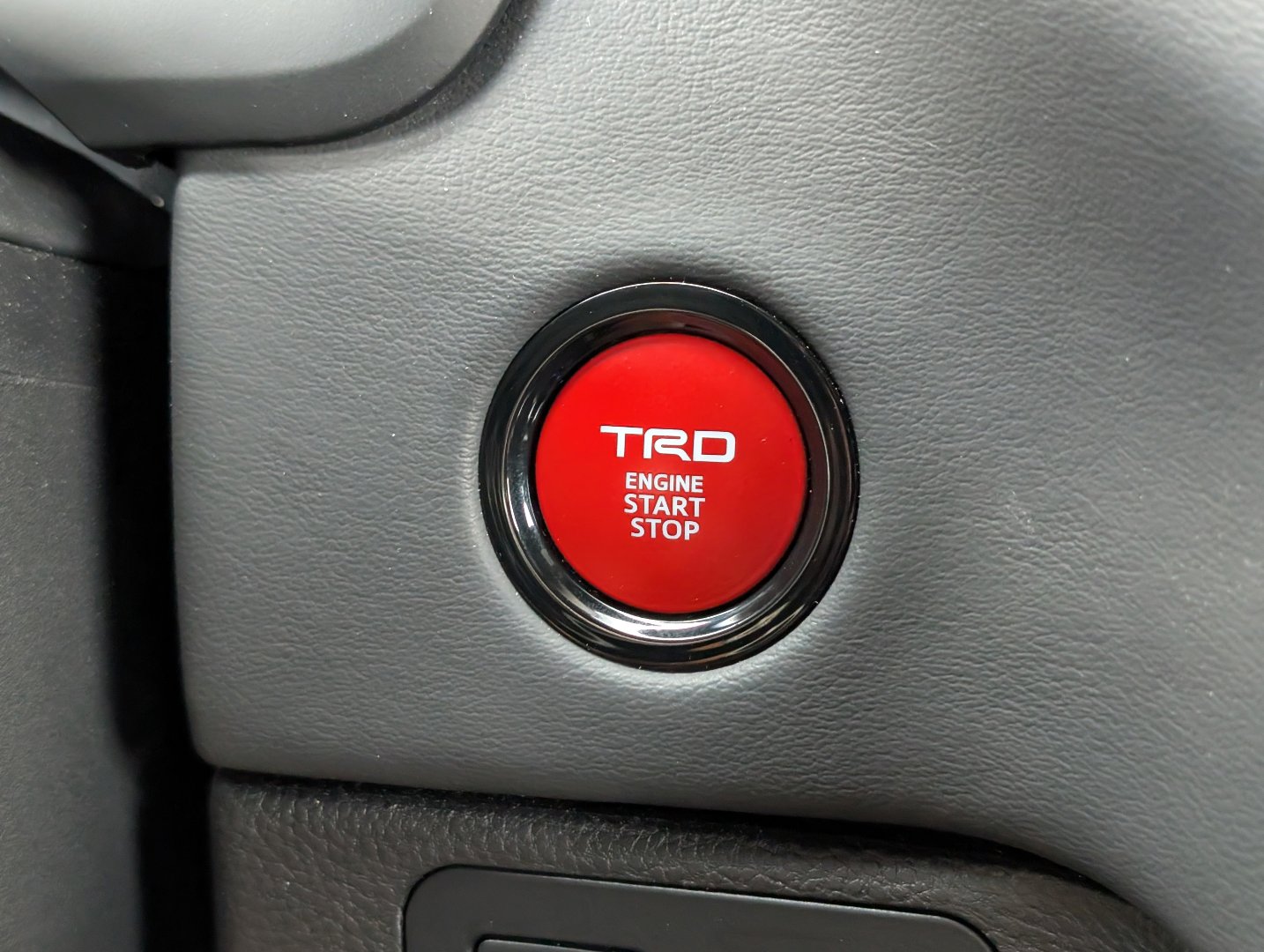 Used 2026 Toyota Tundra Platinum w/ TRD Off-Road Package AWD/4WD image 18