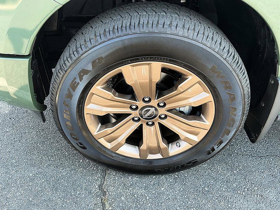 Used 2024 Nissan Titan SV w/ SV Bronze Edition Package image 9