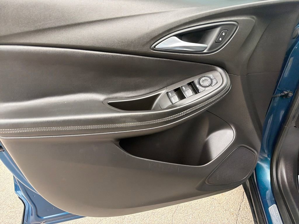 Used 2021 Buick Encore GX Select image 12