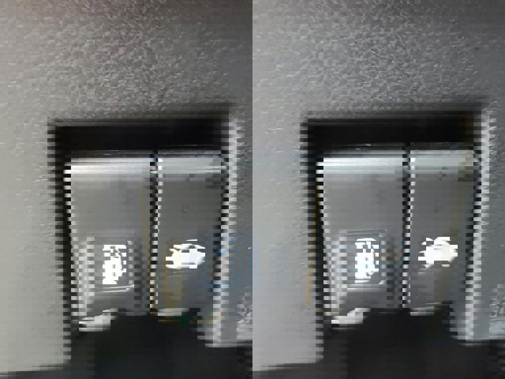 Used 2023 Nissan Versa SV image 36