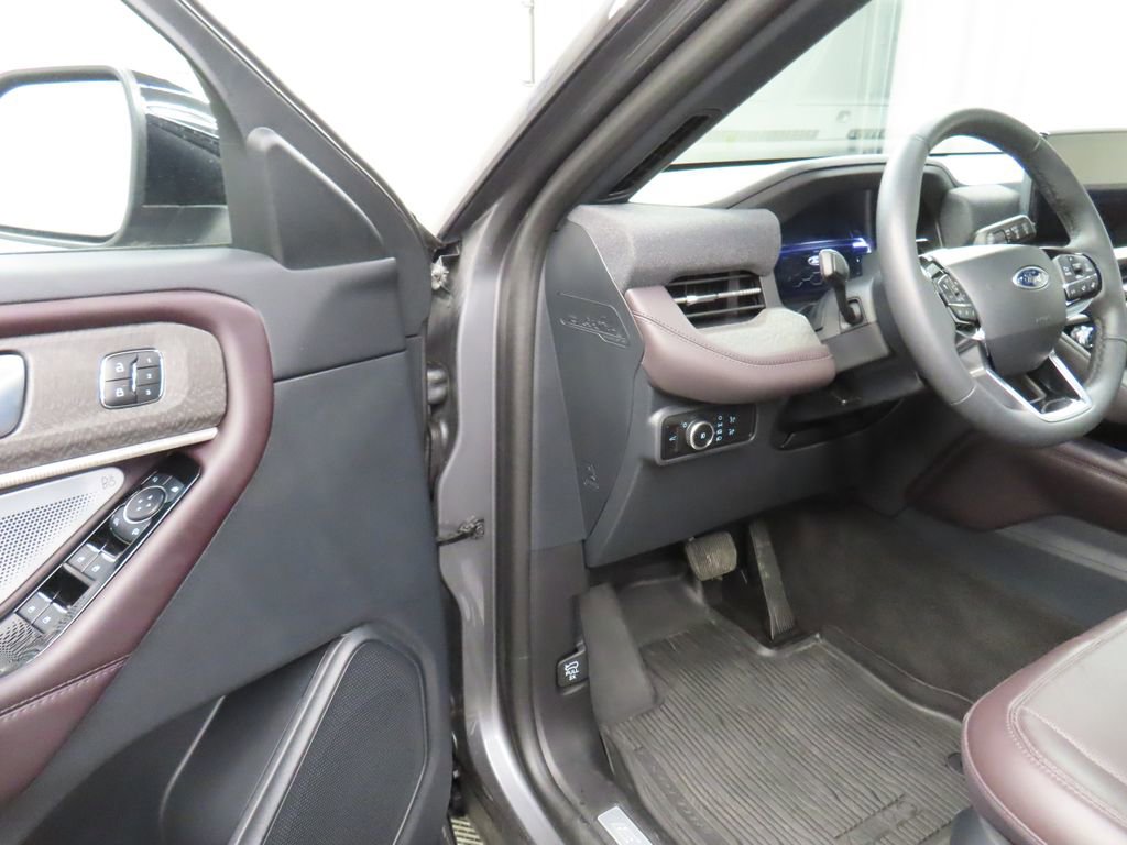 Used 2026 Ford Explorer Platinum AWD/4WD image 58