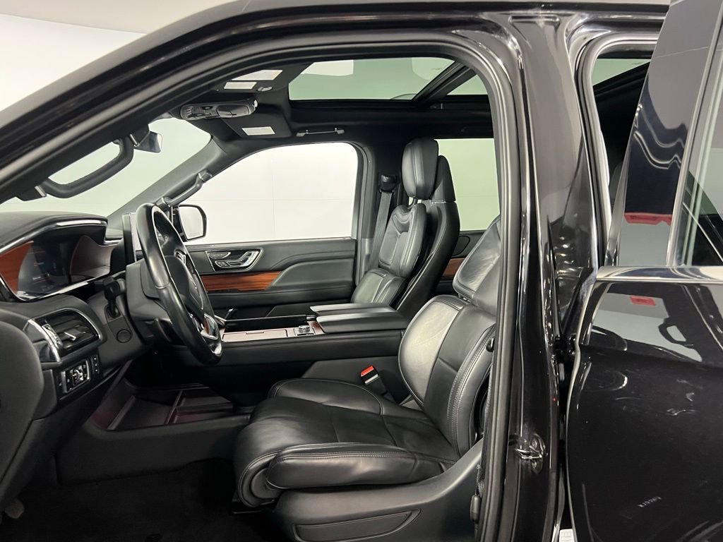 Used 2024 Lincoln Navigator Reserve image 24