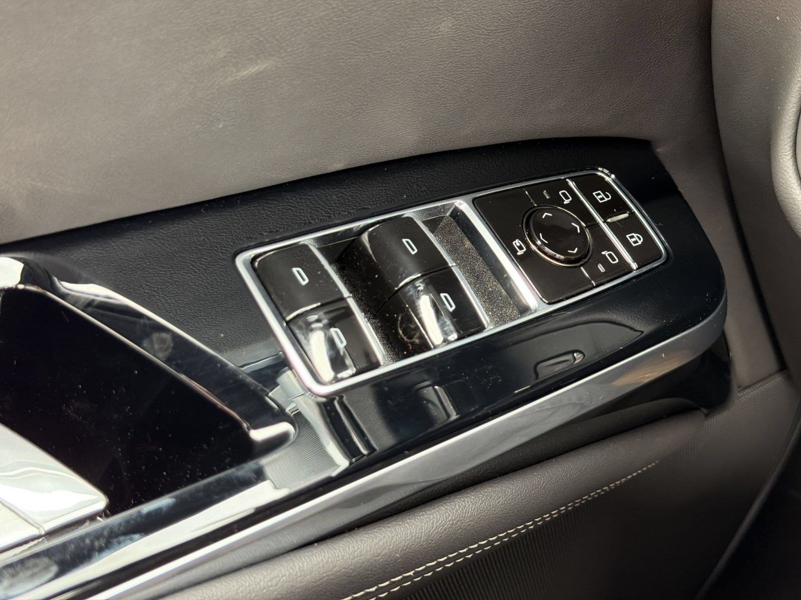 New 2026 Cadillac Escalade Luxury w/ Touring Package AWD/4WD image 13