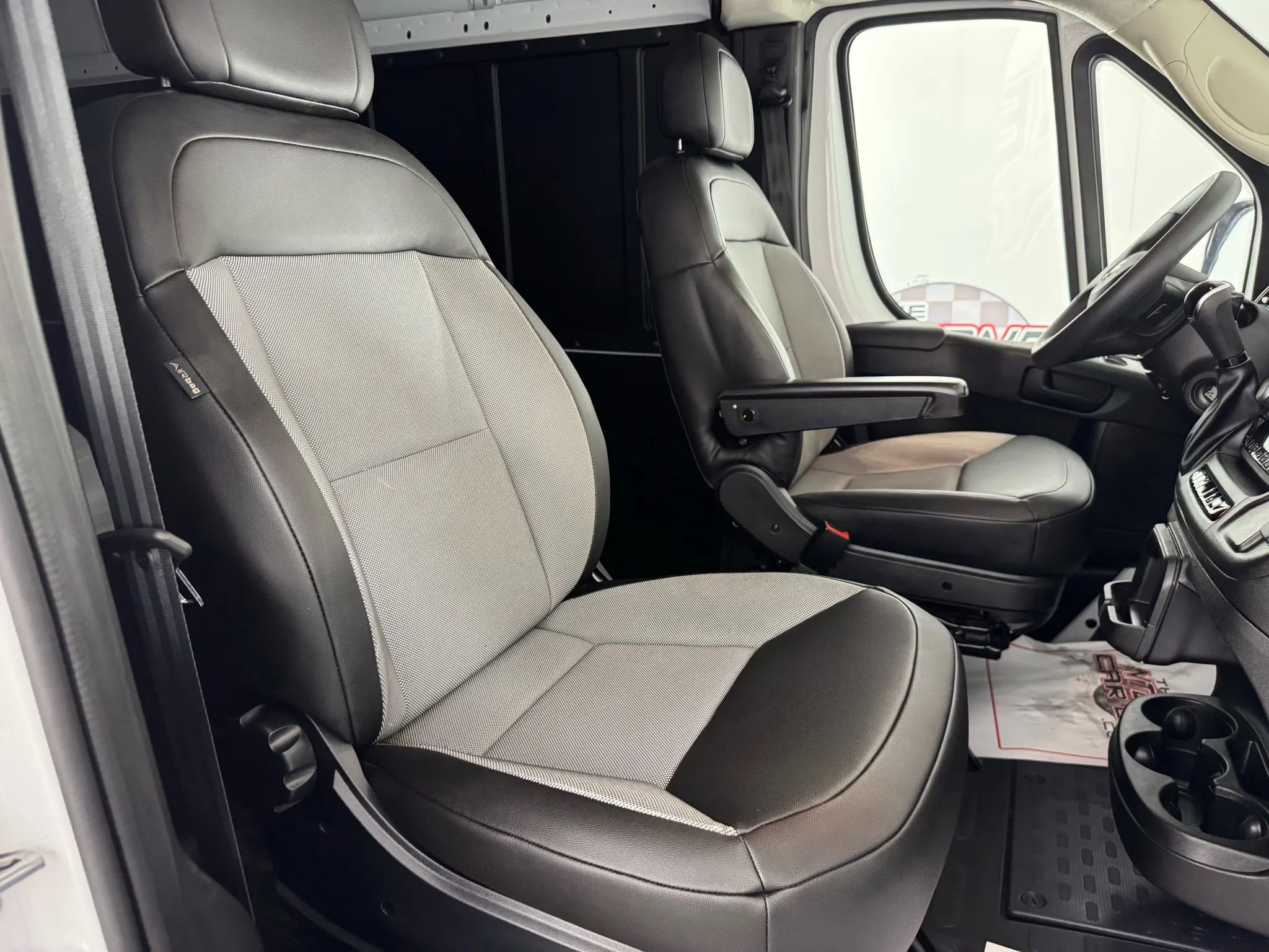 Used 2025 RAM ProMaster 3500 w/ Convenience Group image 31