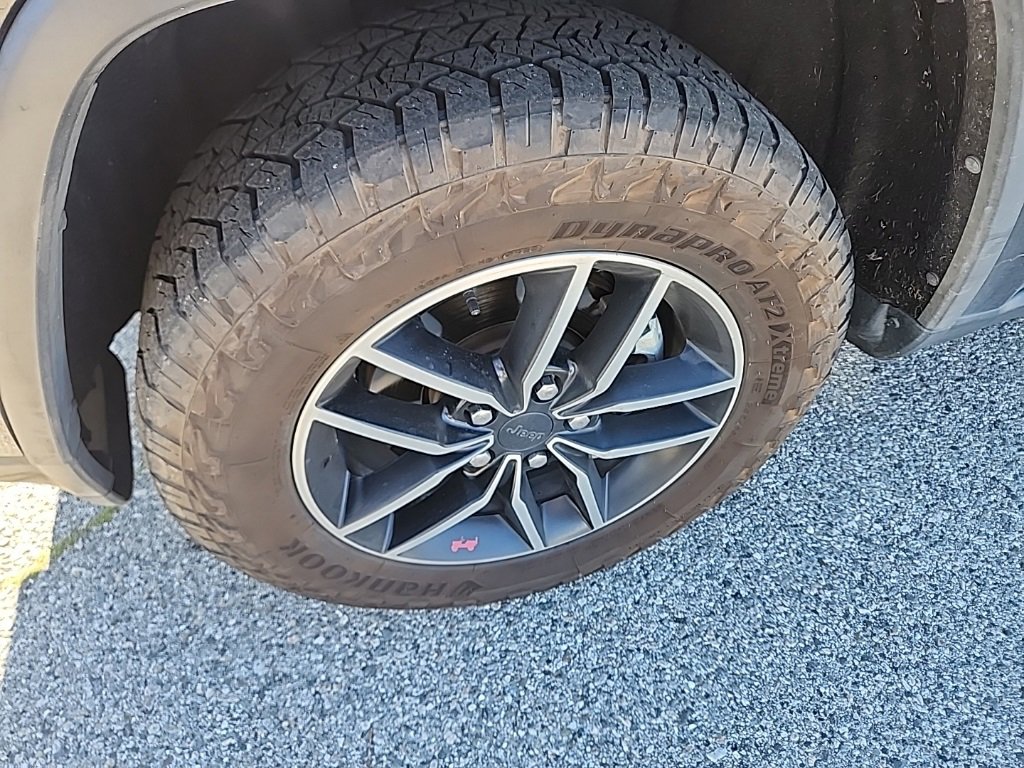 Used 2019 Jeep Grand Cherokee Trailhawk w/ Trailhawk Luxury Group image 9