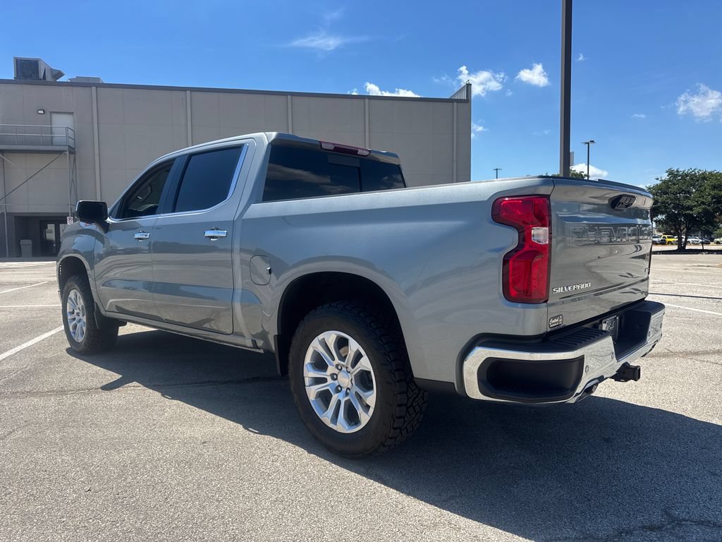 Used 2024 Chevrolet Silverado 1500 LTZ AWD/4WD image 4