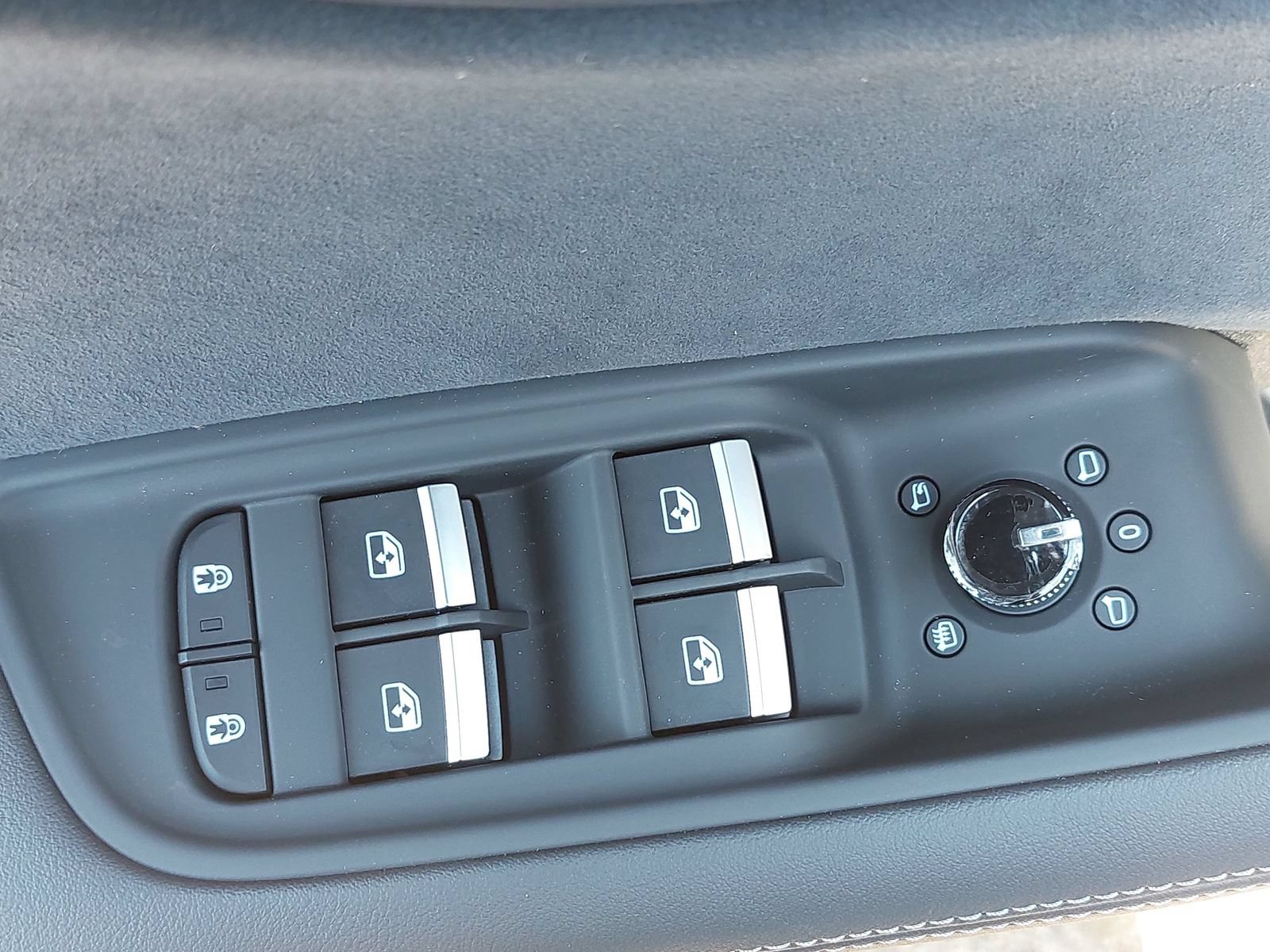 New 2026 Audi SQ8 Premium Plus AWD/4WD image 31