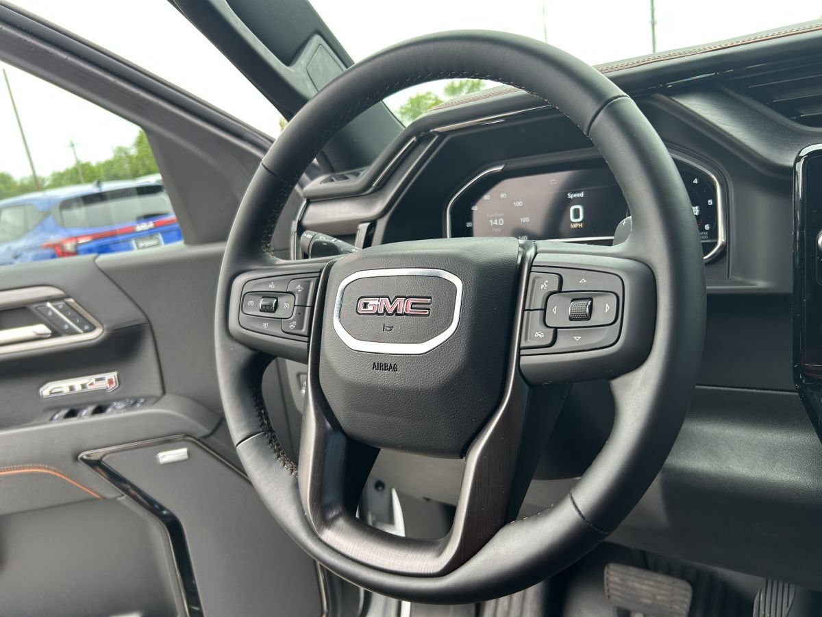 Used 2024 GMC Sierra 1500 AT4 w/ Technology Package AWD/4WD image 8