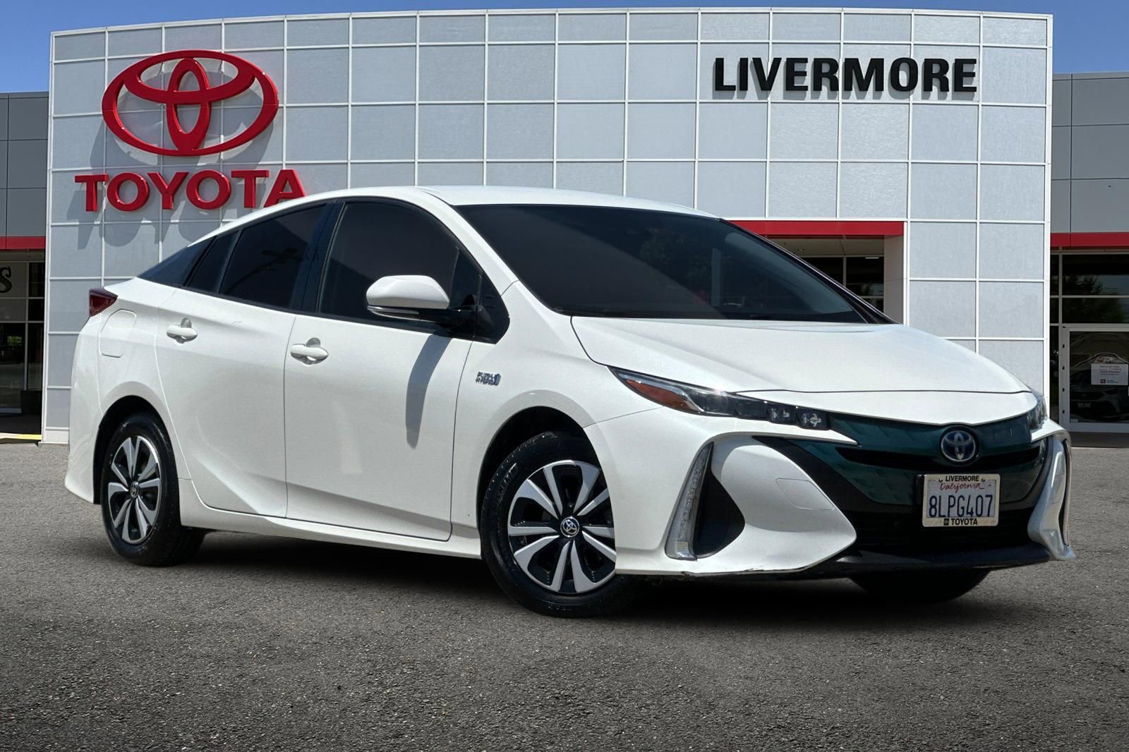Used 2019 Toyota Prius Prime Premium FWD image 2