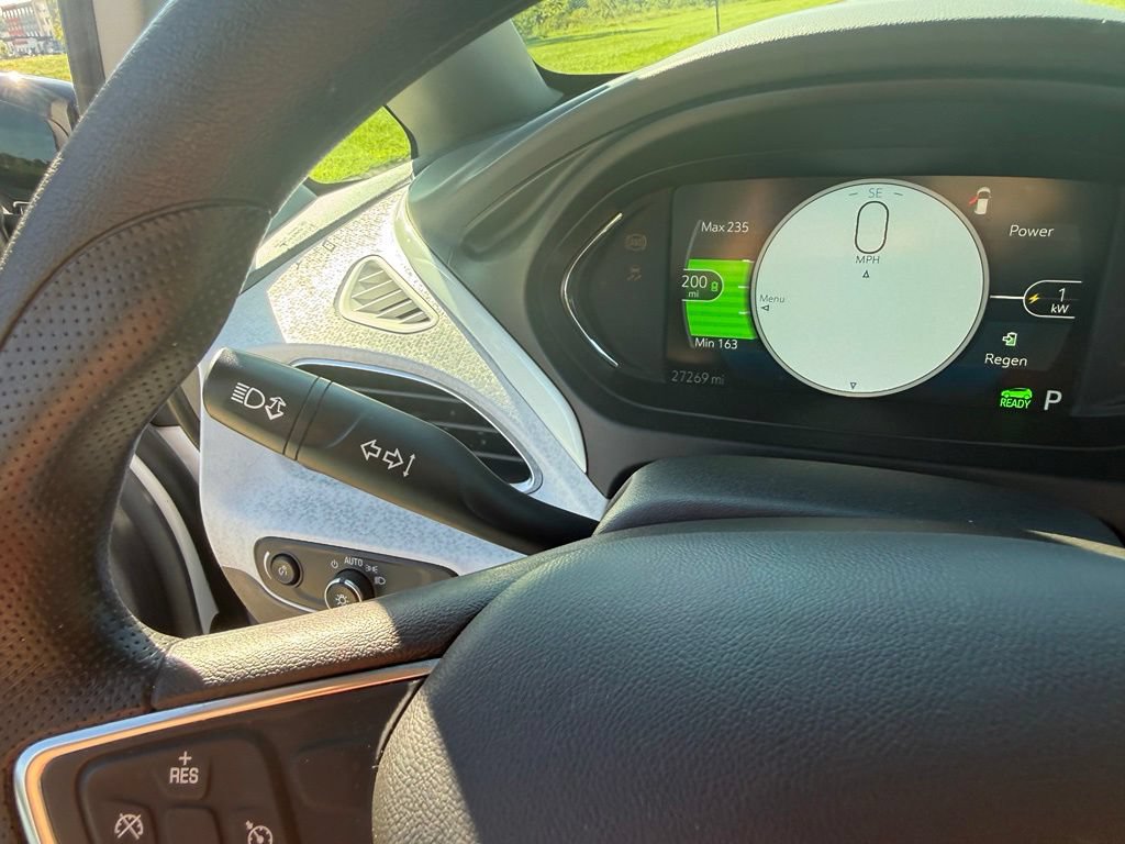 Used 2021 Chevrolet Bolt LT FWD image 31