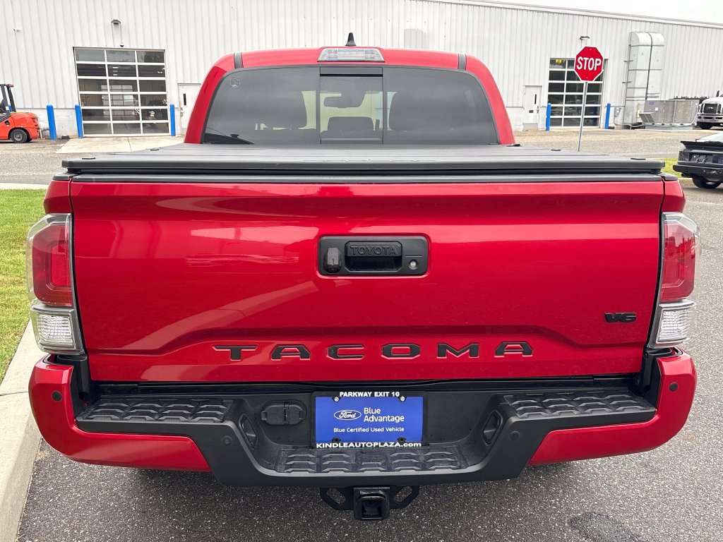 Used 2023 Toyota Tacoma TRD Off-Road w/ Technology Package AWD/4WD image 26